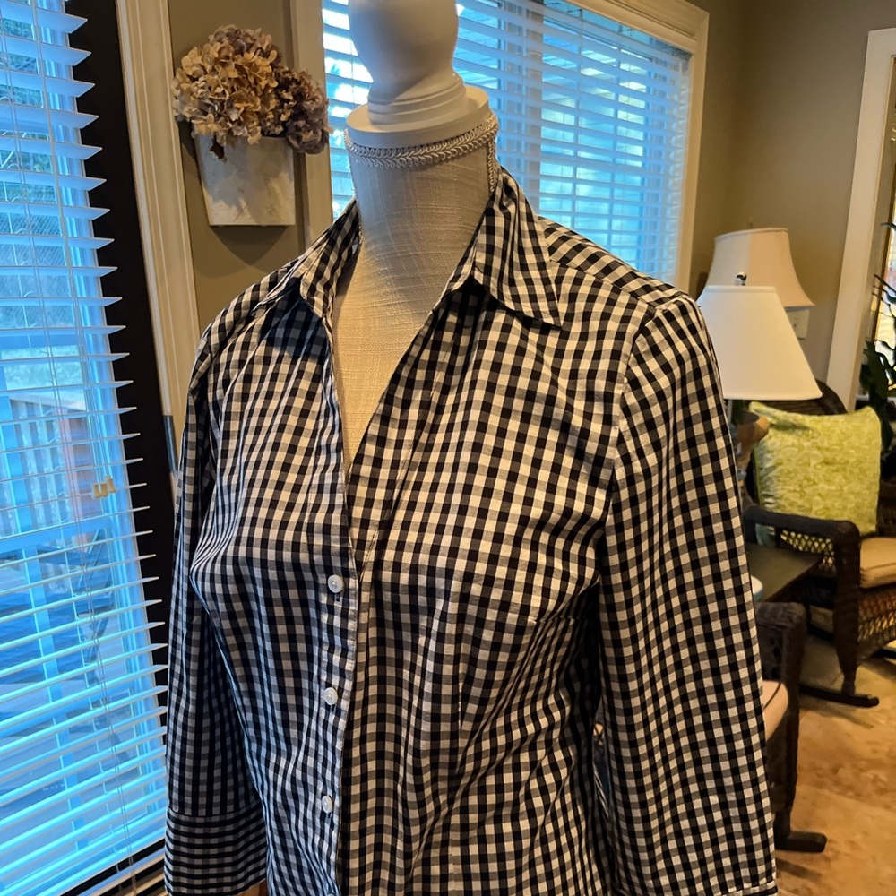Ann Taylor Women’s Gingham Shirt size 12
